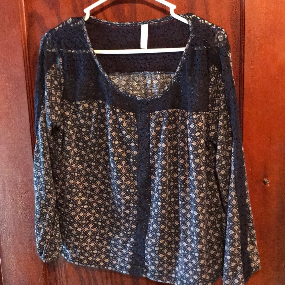 Floral/ patterned blouse